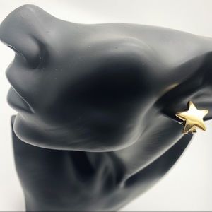 EUC 14K Gold Star Shape pierced earrings (small)
